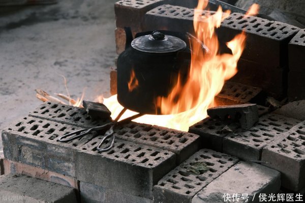 云南配资平台 长期自己烧水喝的人和经常买桶装水喝的人，谁更健康？结果来了